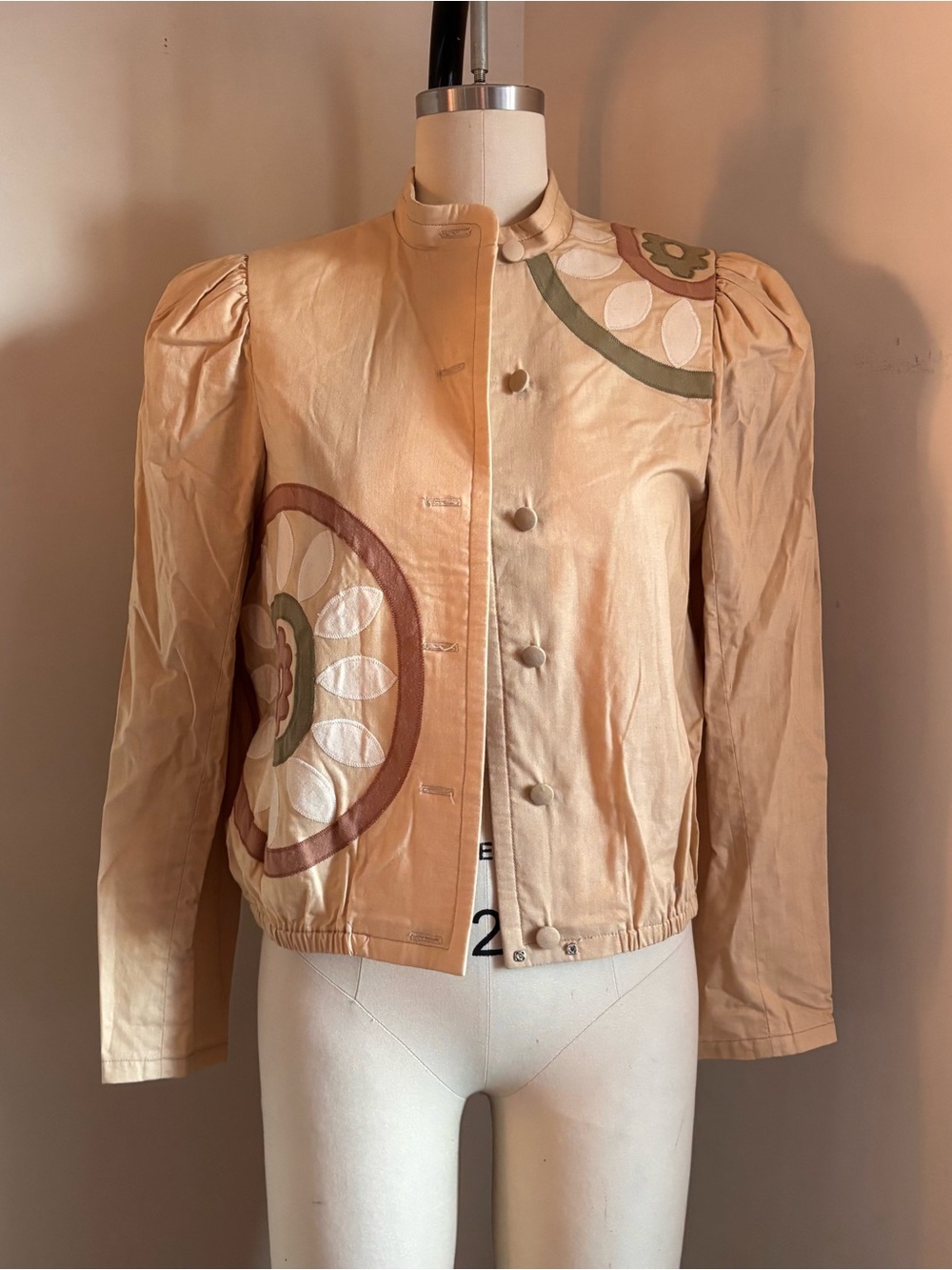 Vintage Beige Embroidered Round-Motif Crop Jacket